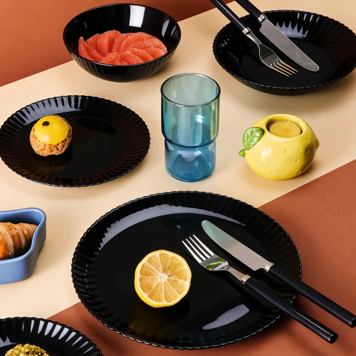 Assiette à dessert noire 19 cm Bloom