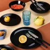 Assiette creuse noire 20 cm Bloom