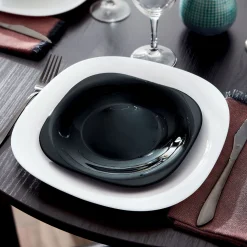 Assiette noire 19 cm Carine