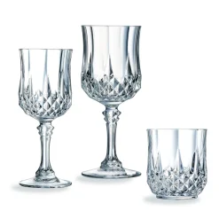 Ensemble 18 verres à pied et gobelets Longchamp
